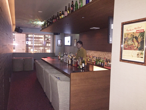ふらっと立ち寄りたくなるフツーのBAR